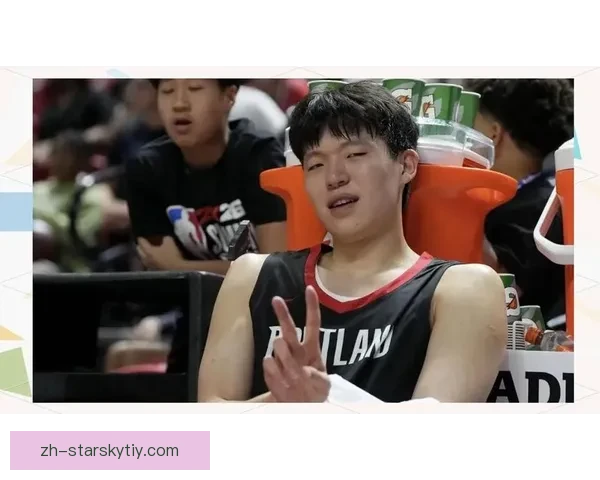 林书豪晒图回顾全明星周末 与杨瀚森交换球衣 林书豪晒图回顾全明星周末 与杨瀚森交换球衣